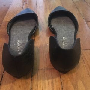 Comfy black flats 🖤
